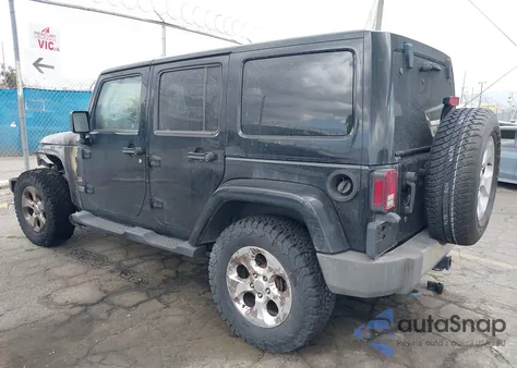 2013 Jeep Wrangler Unlimited Moab z USA, uszkodzony, nr VIN 1C4BJWEG7DL703775